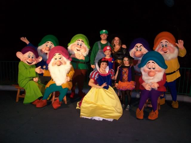 Snow White and 7 Dwarfs